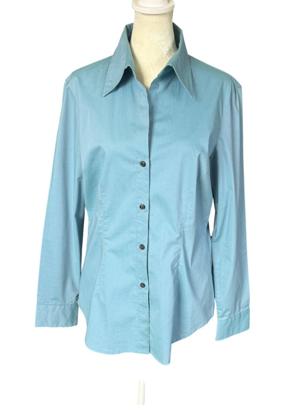 New York & Company light blue long sleeve button down collared shirt size M